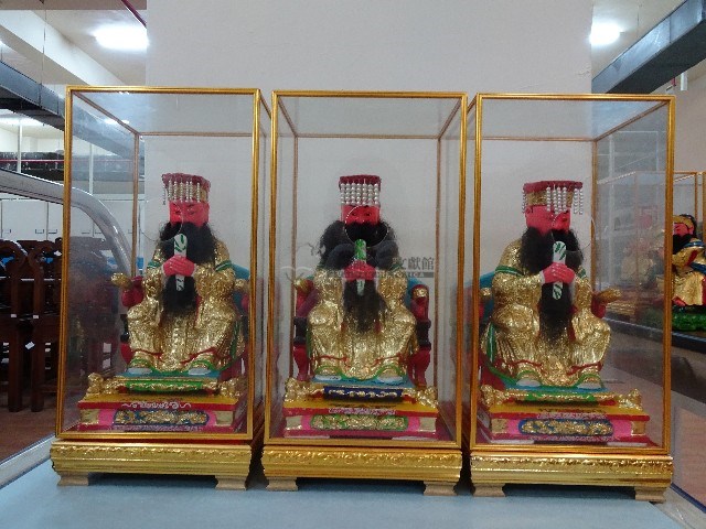 三官大帝指的是掌管天、地、水三界之神，民間又稱為三界公，神格上僅次於玉皇大帝。（取材自文化部典藏網）