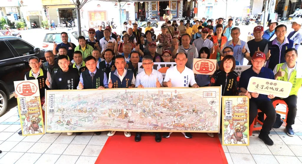 以鳥瞰圖風格製作的「府城隍巡城祭」路關地圖，配合建府城城門城牆地理關係，以活潑生動的方式呈現。（照片來源／臺灣府城隍廟）