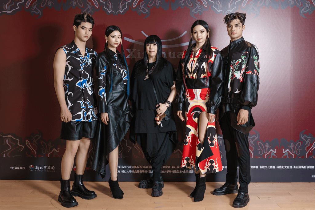 5月24日登場的「廟街潮時尚」跨界走秀，邀請「針織女王」潘怡良設計師操刀40套專屬秀服。（取材自新北市政府網站）
