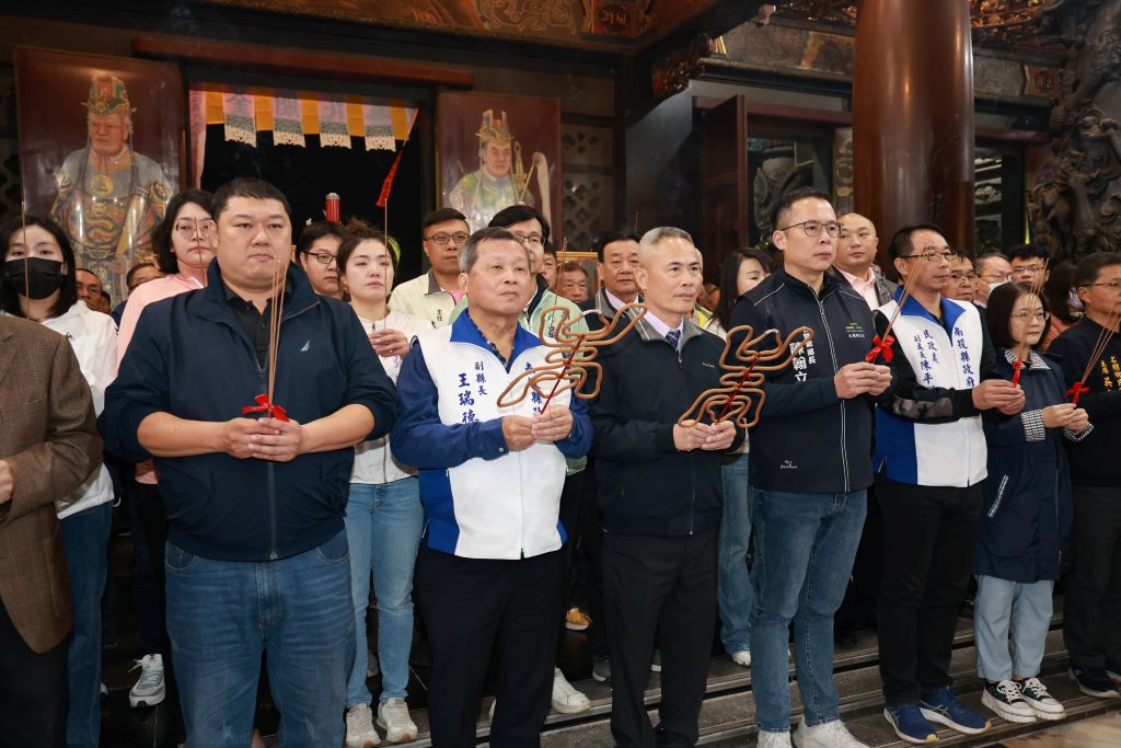 南投縣名間鄉松柏嶺受天宮舉行玄天上帝祝壽大典，由副縣長王瑞德擔任主祭。（取材自南投縣政府網站）