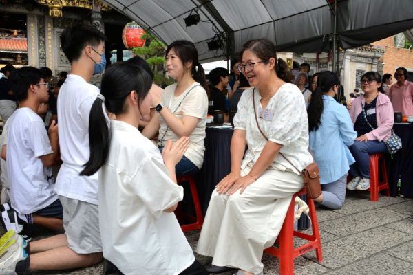 「114年度萬華區成年禮」內容豐富具有深度，吸引大批民眾參加。（取材自財團法人台北市艋舺龍山寺FB）