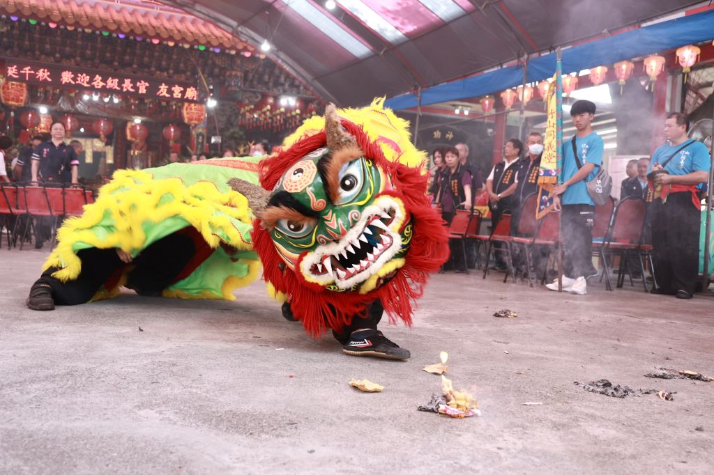 南投竹山靈德廟城隍宗教文化節系列慶祝活動，台灣獅竹山同義堂帶來醒獅表演。（取材自南投縣政府網站）