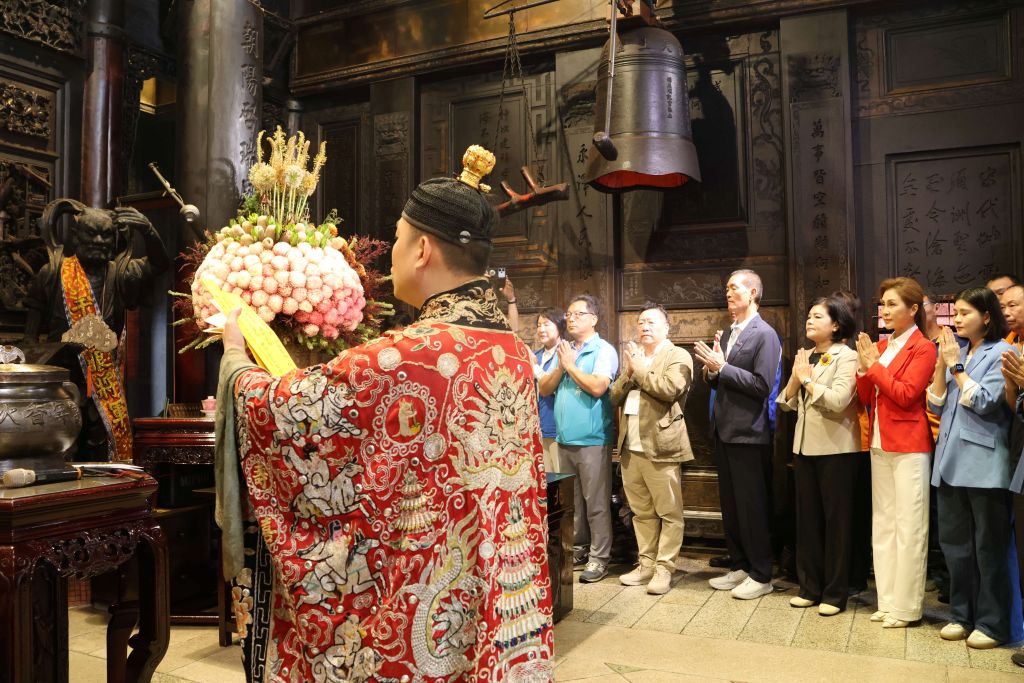 電影《農曆三月二十三》開鏡儀式特向媽祖上疏文進行祈福。（取材自雲林縣政府網站）