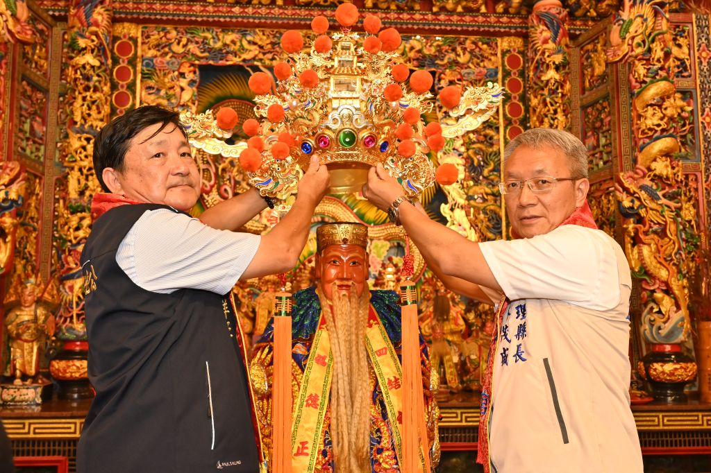 四結福德廟慶150周年 為福德正神加冠 1 四結福德廟慶祝建廟150周年,特為土地公加冠。(取材自宜蘭縣政府網站)