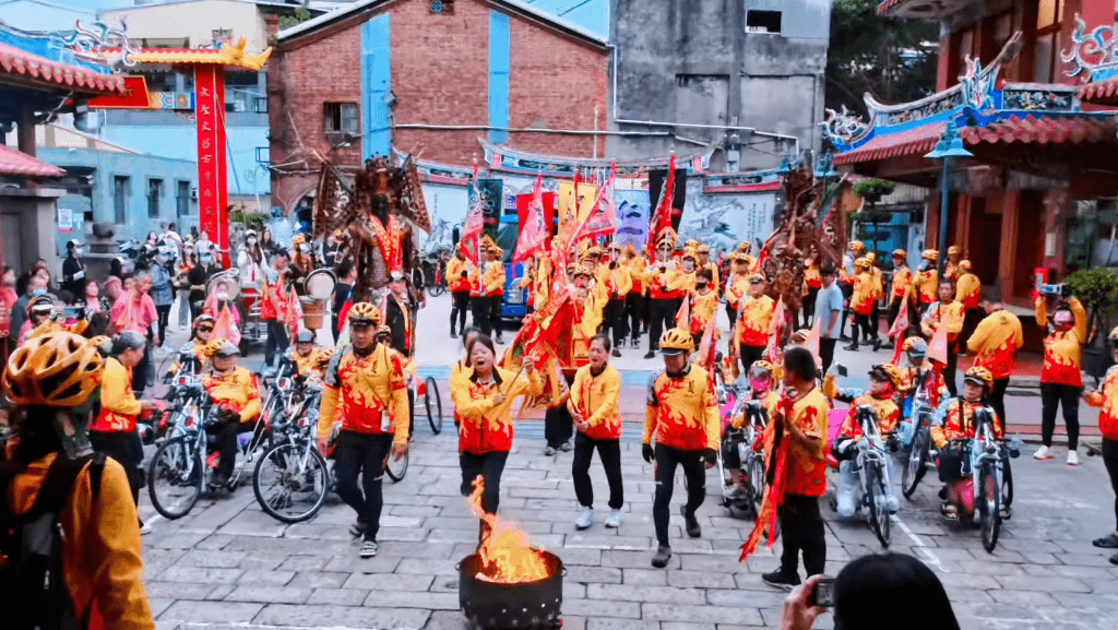 關聖帝君赤兔鐵馬車隊 挑戰12天環台祈福 1 由平均年齡逾60歲的旺齡組與身障戰士與癌症鬥士組成的「赤兔鐵馬」主力車隊,挑戰12天環島祈福。(取材自社團法人中華關聖帝君公益弘揚總會FB)