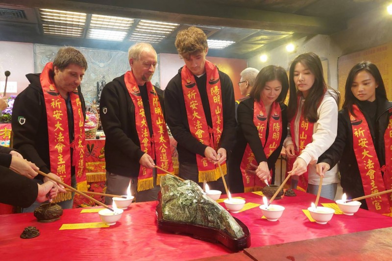 比特幣白皮書中Hashcash技術的開發者Adam Back也曾來此參訪點燈。（取材自陽明山七星燈官方網站姜太公道場網站）