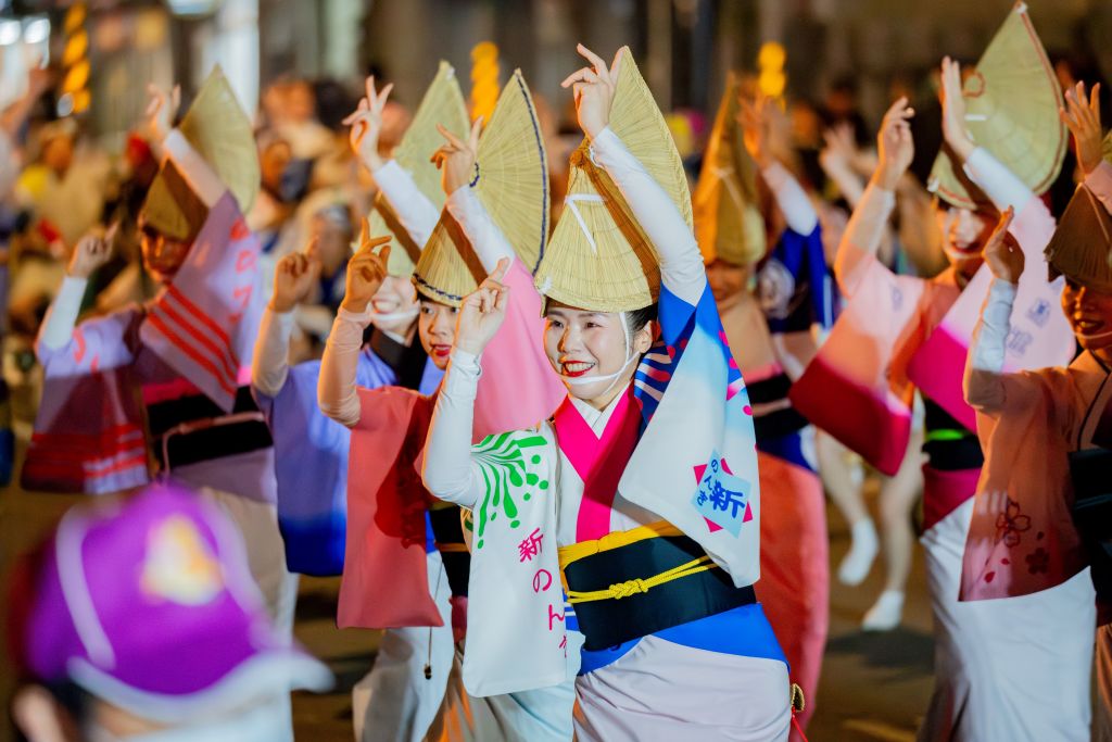 中壢仁海宮200週年慶日本阿波舞團亮相 透過宗教感受多元文化 1 中壢仁海宮邀請阿波舞團參與建廟慶典,透過多元形式,凝聚地方向心力。(取材自桃園市政府網站)