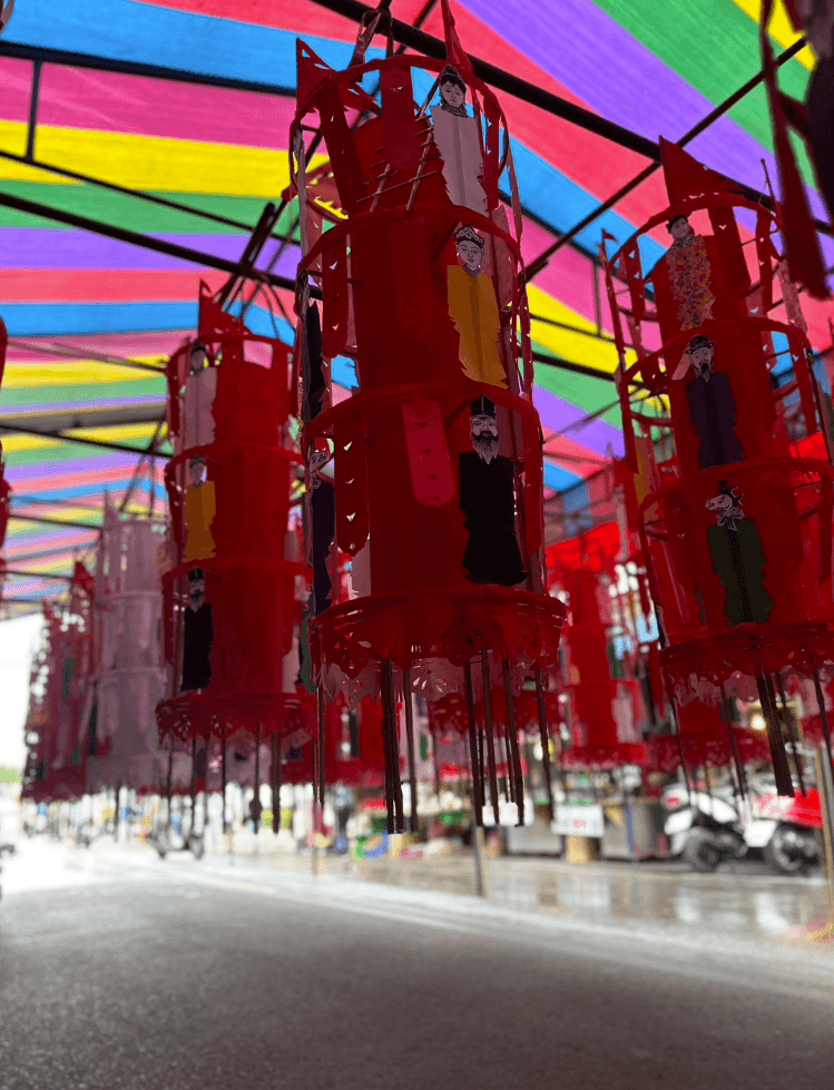 「新竹牽血（車藏）」登錄為新竹市民俗，南壇大眾廟懸吊式紙（車藏）與其他地區立式（車藏）不同。（取材自新竹市政府網站）