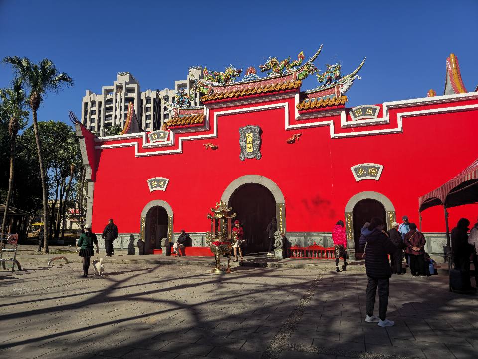 桃園市八德龍山寺建築充滿閩東式特色。（取材自桃園八德龍山寺—五靈公FB）