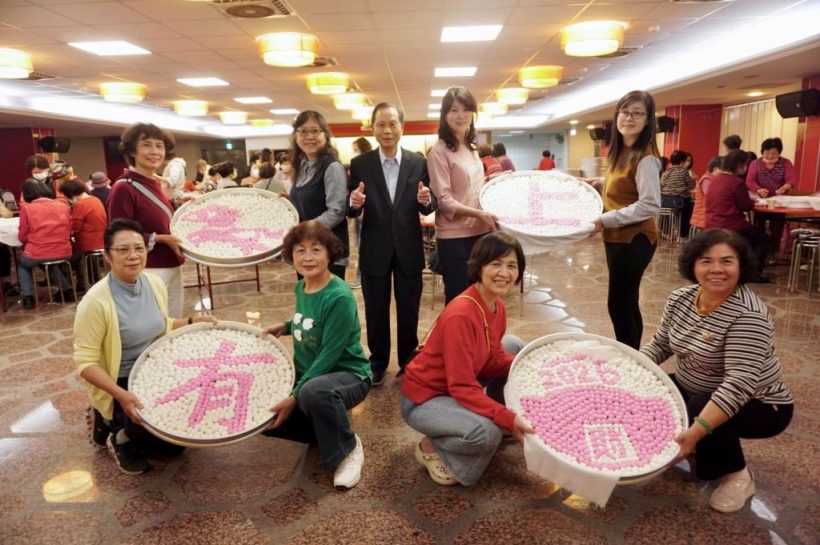 臺中萬和宮植斗法會 近百志工搓60斗湯圓祈善信「馬上有錢」