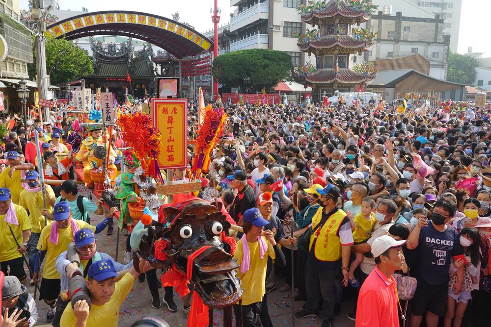 學甲香的蜈蚣陣充滿特色。（取材自財團法人學甲慈濟宮網站）