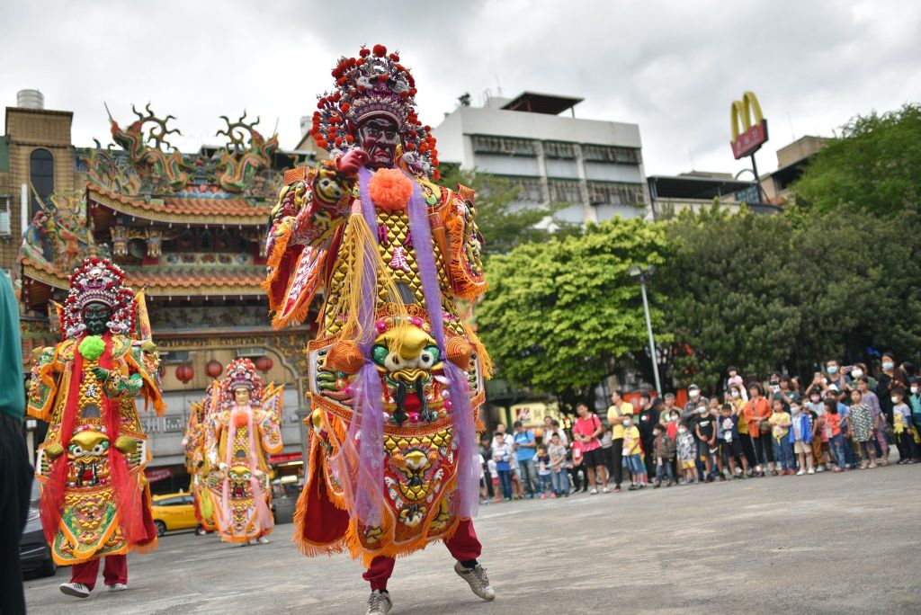 蘆洲神將文化祭系列活動吸引大朋友小朋友熱烈參與。（取材新北市蘆洲神將文化祭FB）