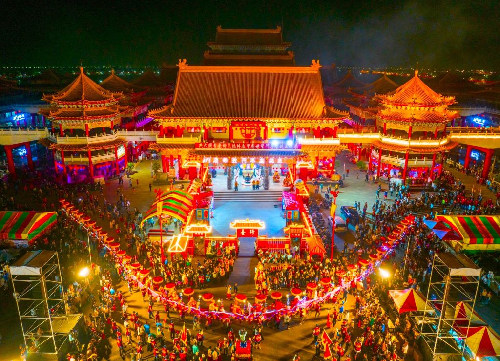 甲辰科土城香逾百間友宮交陪相挺，陪著鹿耳門媽刈香祈安禳災遶境，讓甲辰科鹿耳門媽香五府千歲醮圓滿。（取材自台南正統鹿耳門聖母廟FB）