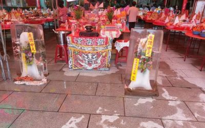 東港朝隆宮「蝦米媽」 獻「冰花」展現地方特色